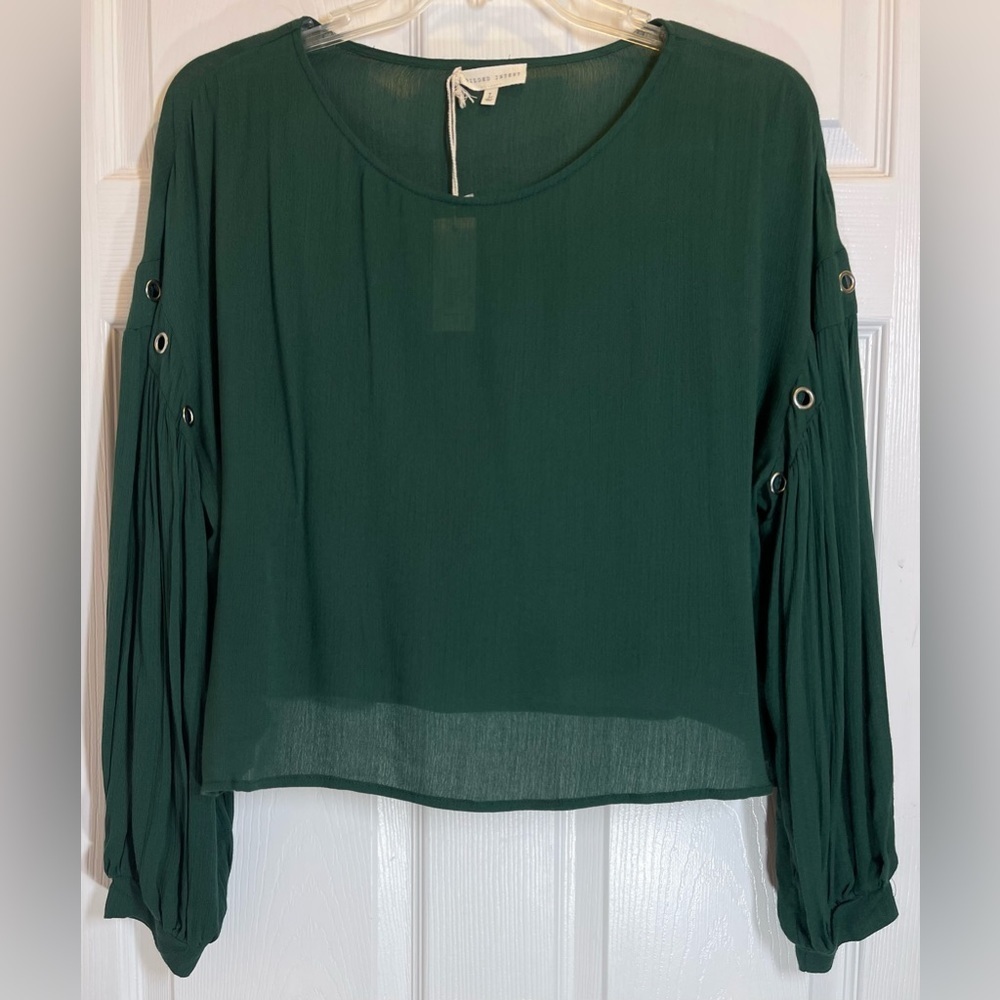 NWT GILDED INTENT from Buckle Women’s Grommet Long Sleeve Crop Top Size Large